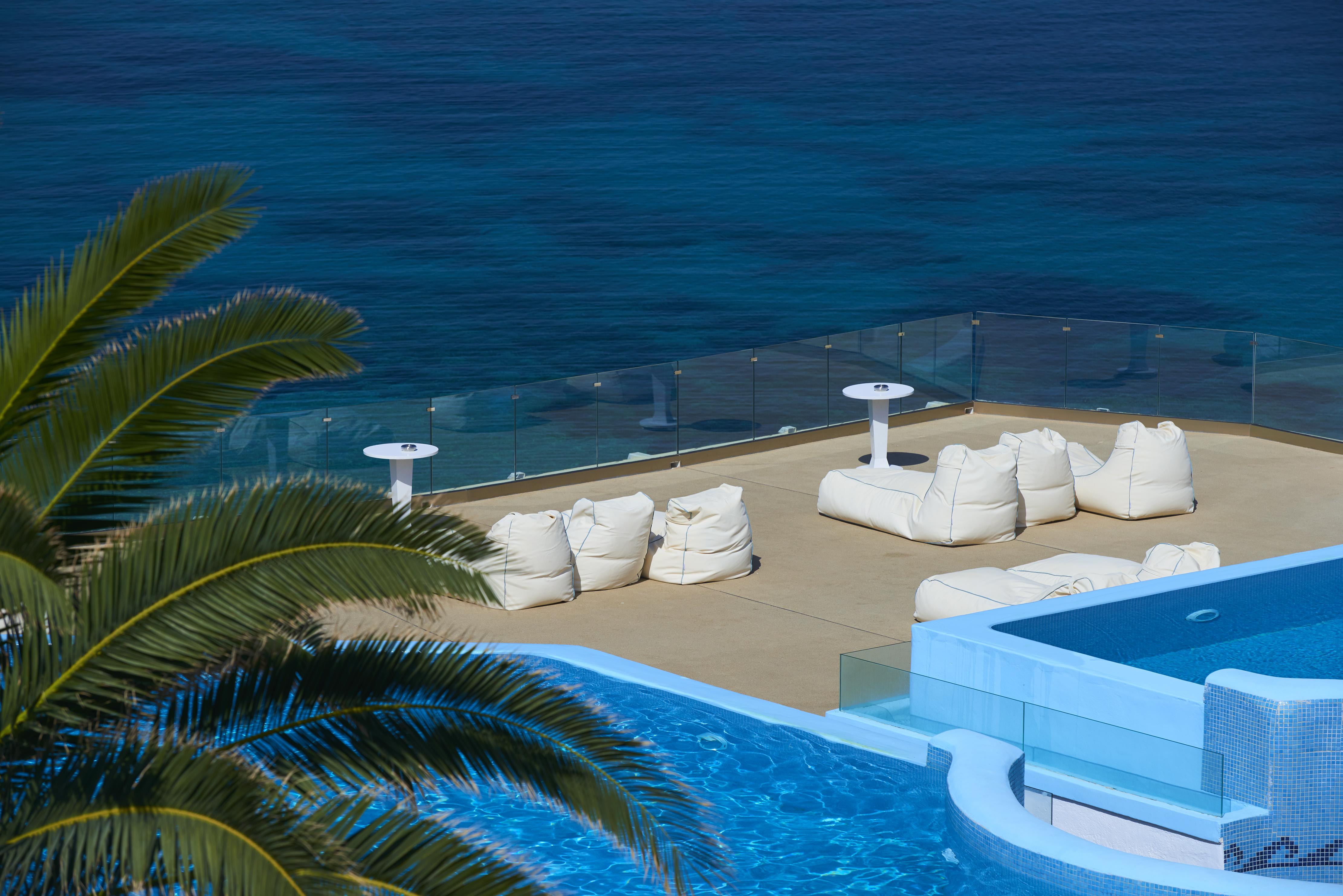 Saint John Hotel Villas & Spa Agios Ioannis Diakoftis Dış mekan fotoğraf The pool at the hotel