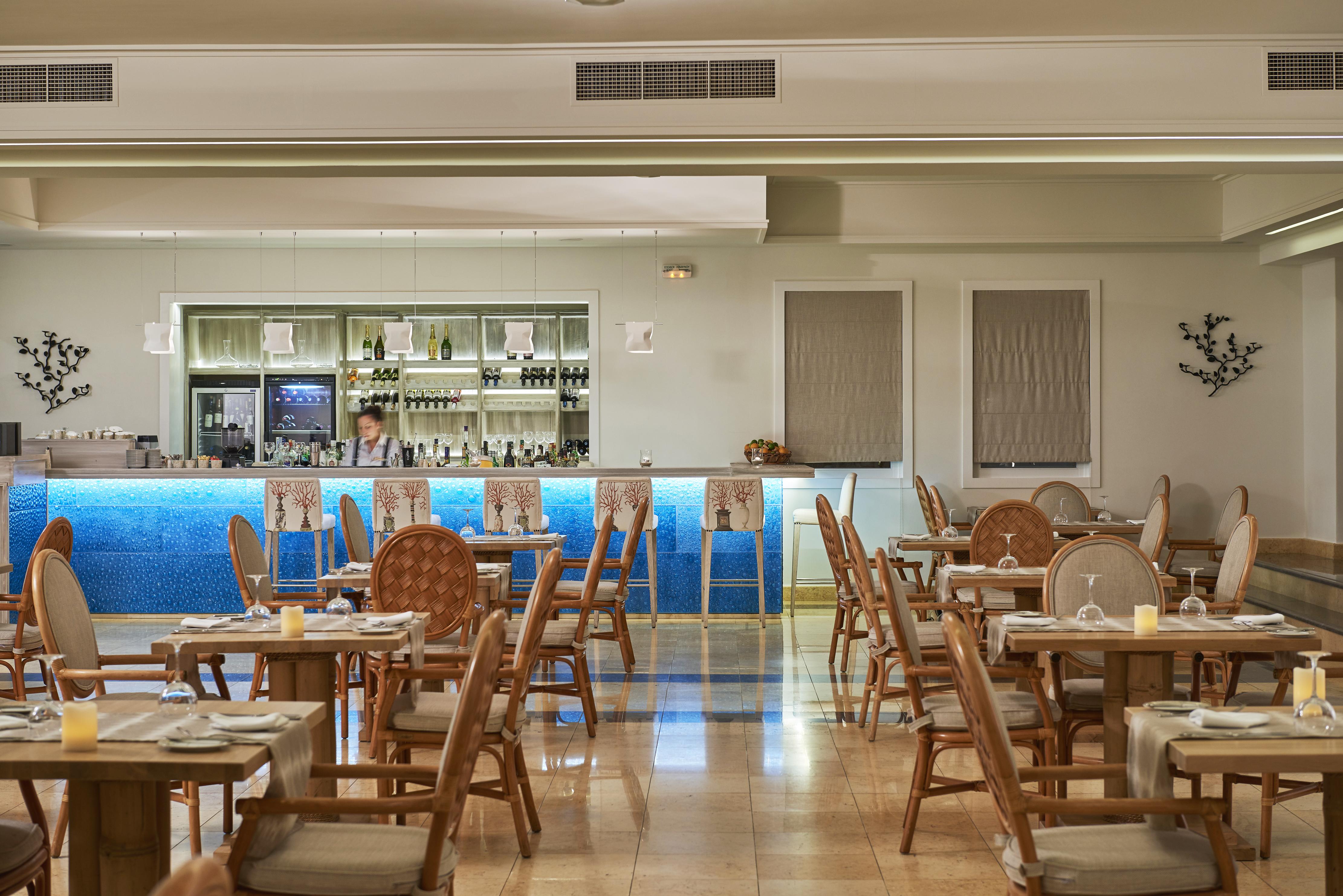 Saint John Hotel Villas & Spa Agios Ioannis Diakoftis Dış mekan fotoğraf Restaurant