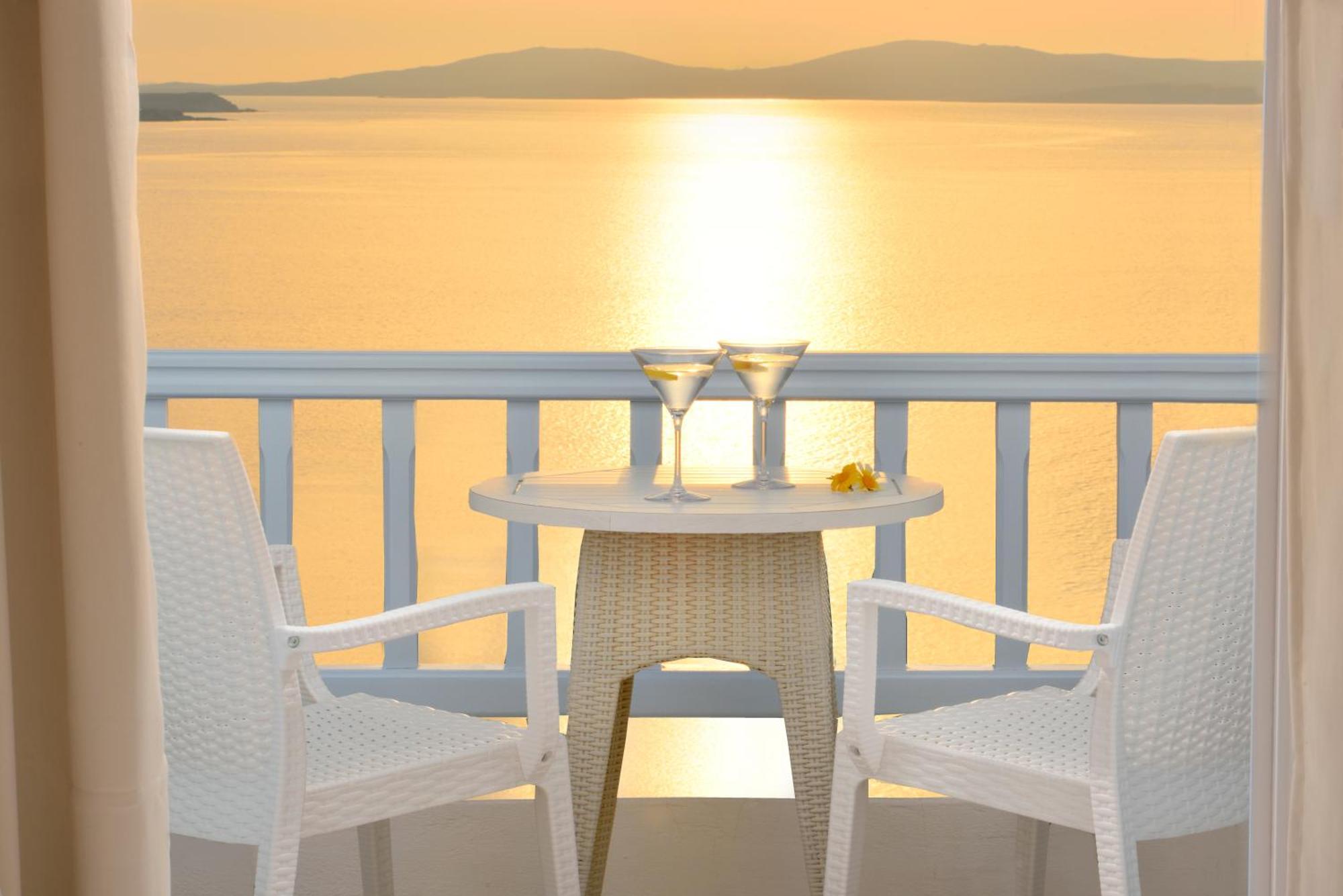 Saint John Hotel Villas & Spa Agios Ioannis Diakoftis Oda fotoğraf Sunset at the hotel