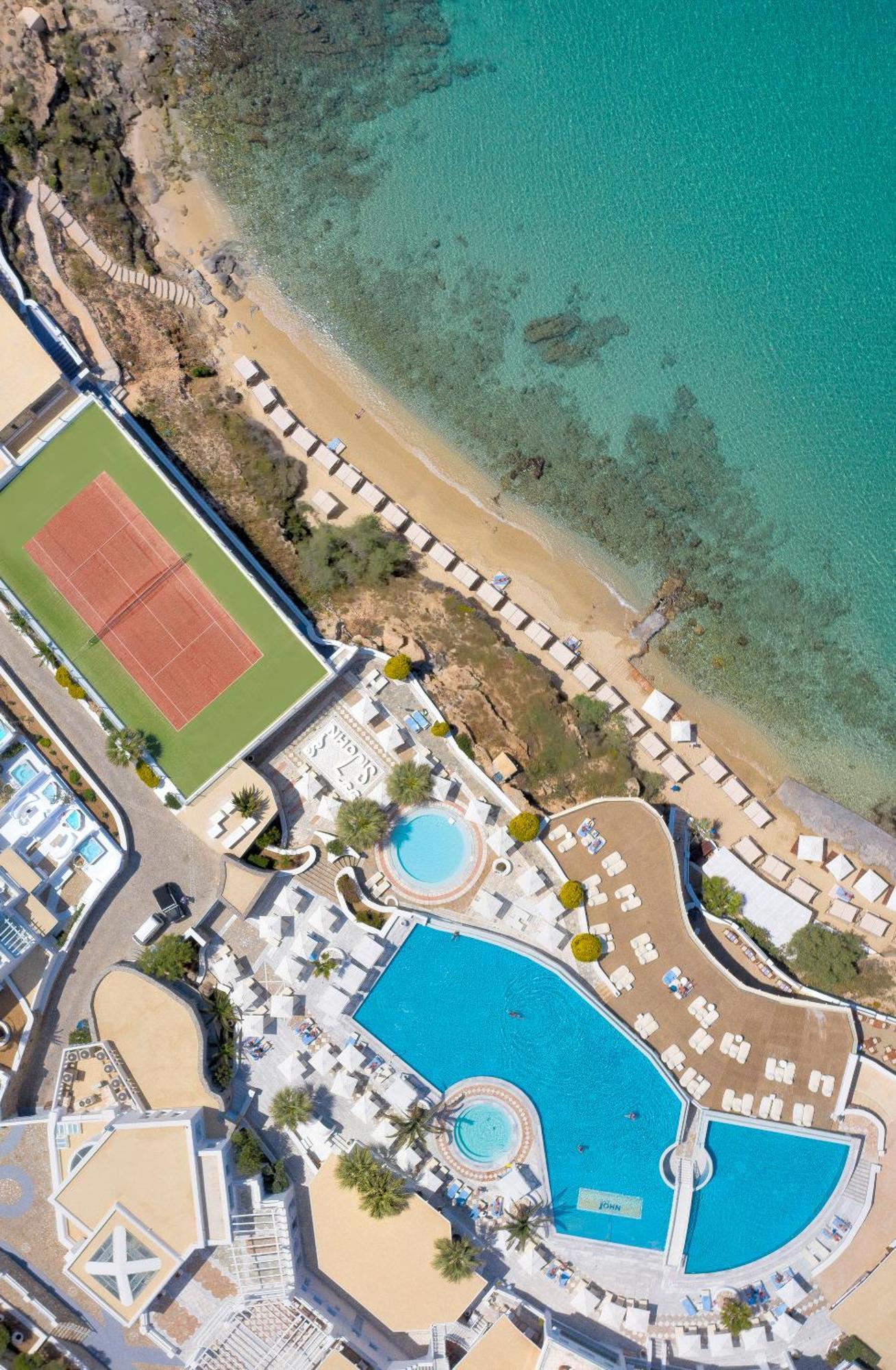Saint John Hotel Villas & Spa Agios Ioannis Diakoftis Dış mekan fotoğraf Aerial view of the tennis court