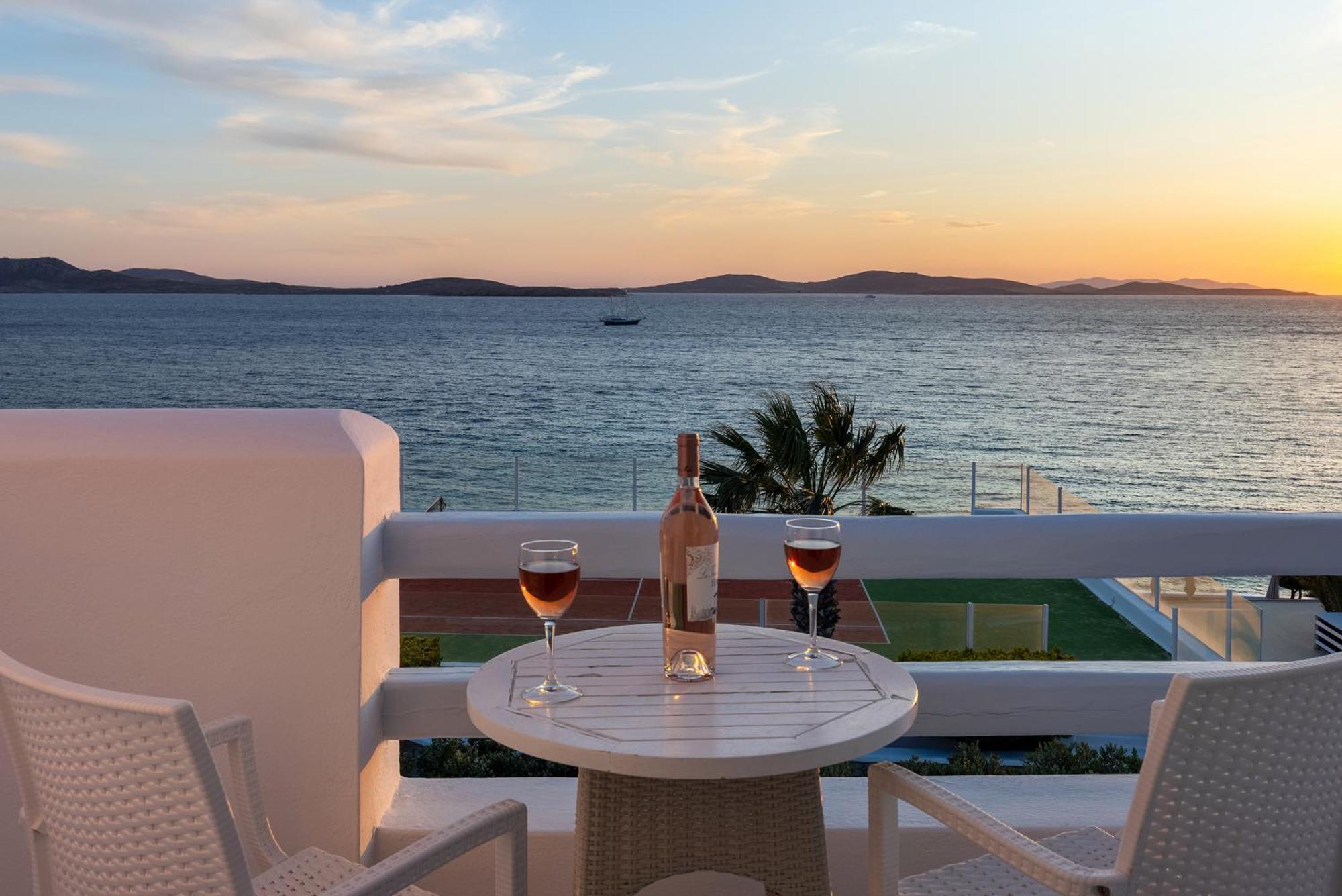 Saint John Hotel Villas & Spa Agios Ioannis Diakoftis Dış mekan fotoğraf Sunset at the hotel